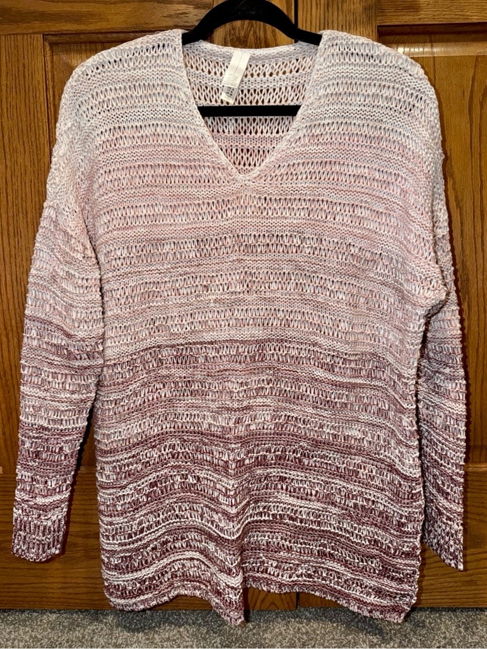 MarlaWynne Ombre Size S V-Neck Knit Sweater in Pink and White